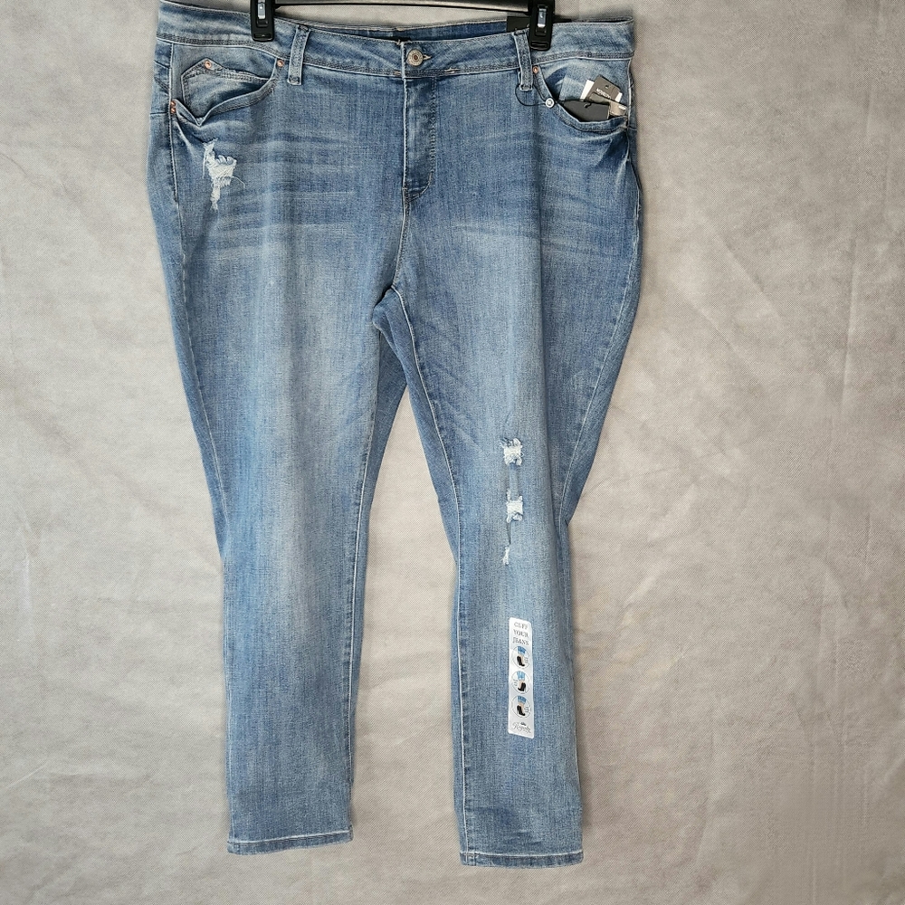 W BB Royalty Distressed Jeans